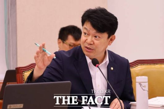 복기왕 더불어민주당 의원은 지난 23일 "재초환을 대폭 완화하거나, 폐지해서 주택 시장이 안정화될 수 있다면 얼마든지 결정할 수 있는 것 아니겠나"라고 말했다. /복기왕 의원실