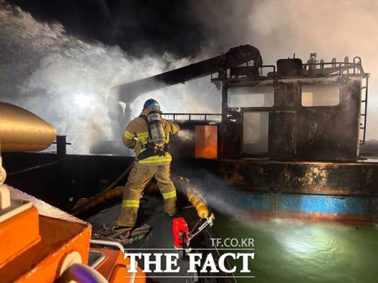 유병욱 경장이 구조 현장에서 활동 중인 모습. /여수해양경찰서