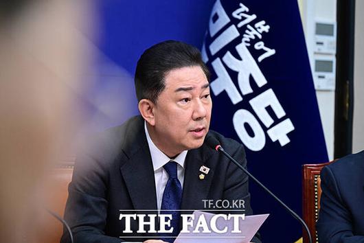 발언하는 김병기 원내대표.