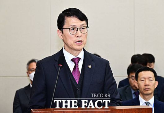 인사말 하는 최원호 원자력안전위원회 위원장.