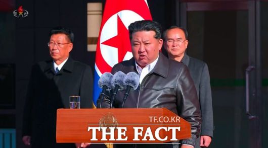 김정은 북한 국무위원장(사진)이 지난 20일 새로 지어진 회양군민발전소 준공식에 참석했다. /뉴시스