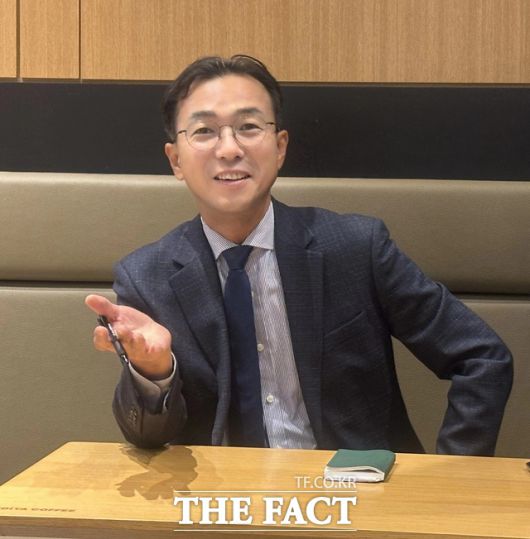 서영학 사단법인 기본사회 여수본부 상임대표(전 청와대 행정관)가 '세계 여성폭력 추방의 날'을 맞아 성폭력 제도 개선과 디지털 범죄 대응 방향을 설명하고 있다. /고병채 기자