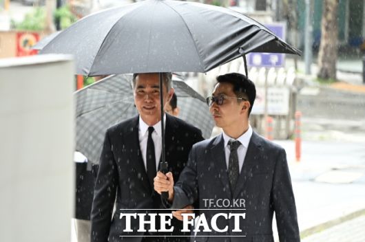 지난 2022년 말 위믹스가 유통량 공시 위반 문제로 첫 상장폐지 결정이 내려졌을 당시 위메이드 주가는 하루 만에 20% 넘게 급락하며 직격탄을 맞았다. 사진은 장현국 전 위메이드 대표. /장윤석 기자