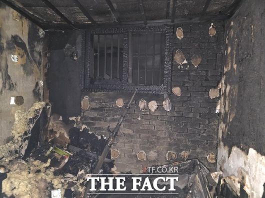 지난달 24일 대구시 중구 남산동 한 아파트에서 발생한 노후 김치냉장고 화재. /대구소방안전본부