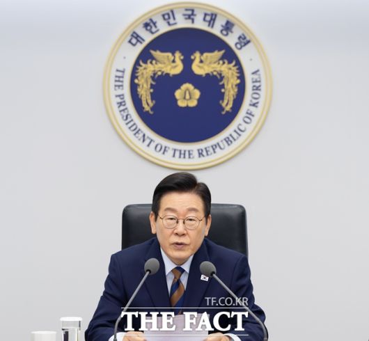 이재명 대통령은 2일 쿠팡 개인정보 유출 사고와 관련해 "처음 사건이 발생하고 5개월 동안 회사가 유출 자체를 파악하지 못했다는게 참으로 놀랍다"고 지적했다. 이 대통령이 11월 27일 용산 대통령실에서 주재한 제16차 수석보좌관회의에서 발언하고 있다. /대통령실