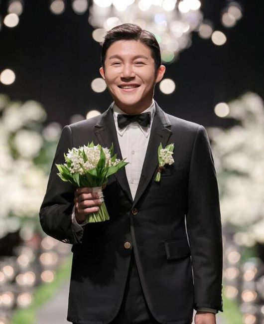 개그맨 조세호가 '조폭 연루설'에 휩싸였다. 소속사 측은 단순 지인일뿐 고가 선물 등은 사실이 아니라고 해명했다./A2Z엔터테인먼트