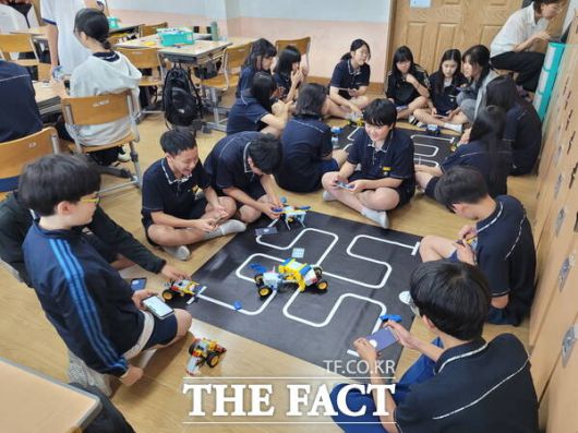 평송청소년문화센터에서 진행한 평송진로체험프로그램 모습. /평송청소년문화센터