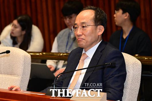 국민의힘 의원총회 및 '이재명 정권 독재악법 국민고발회' 참석한 추경호 의원.