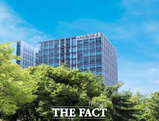 이지스자산운용 인수전이 흥국생명의 형사 고소와 국민연금의 위탁자금 회수 추진이 잇따라 불거지며 좌초될 위기에 놓였다. /이지스자산운용