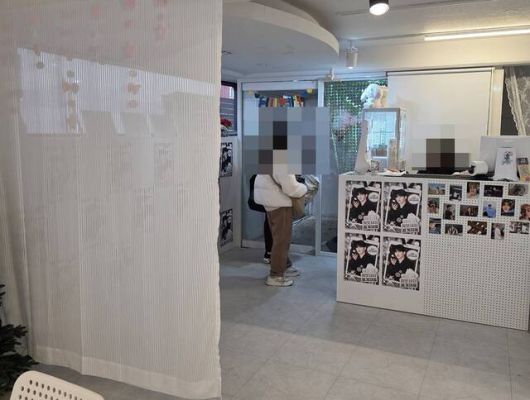 이날 국내외 다양한 세븐틴 팬들이 방문했다. /팬앤스타