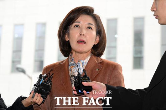 패스트트랙 충돌 사건으로 기소된 나경원 국민의힘 의원이 지난달 27일 특수공무집행방해 혐의로 벌금 2400만원, 국회법 위반 혐의로 벌금 400만원을 선고받았다. /서예원 기자