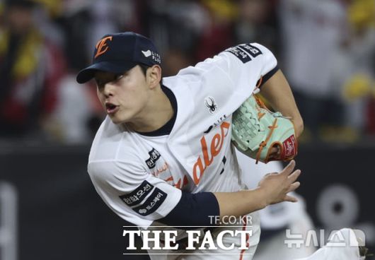 문동주는 내년 시즌 만개한 모습을 보여줘야 한다. 규정 투구이닝을 넘어서는 것이 급선무다. /뉴시스