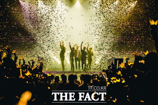 고고도 미사일 방어 체계(THAAD) 배치가 본격화된 2017년부터 K팝 아티스트는 '암묵적 한한령'에 의해 중국 현지 공연을 하지 못하고 있다. 사진은 2015년 중국에서 아레나 콘서트를 개최한 그룹 빅뱅의 모습이다./YG엔터테인먼트