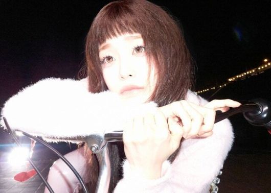 다채로운 톤을 향한 츄의 노력은 앨범 곳곳에 스며들어 사랑 이야기를 생동감 있게 전달한다. 과하지도 모자라지도 않은 이 앨범은 츄가 아티스트로서 자신만의 음악 세계를 한 단계 확장하는 새로운 챕터라는 것을 분명하게 드러낸다. /ATRP