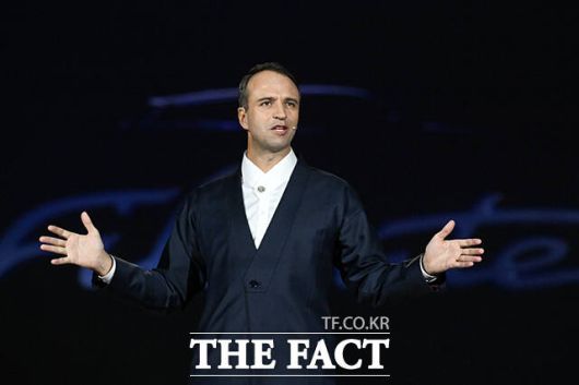 르노코리아 니콜라 파리 사장이 13일 오전 서울 광진구 그랜드 워커힐에서 열린 르노코리아 글로벌 플래그십 미디어 공개 행사에 참석해 인사말을 하고 있다. /서예원 기자