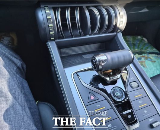 BYD 아토3의 송풍구와 기어 모습. /경기 고양시=오승혁 기자