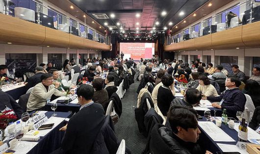 서울 여의도 한강공원 서울크루즈에서 열린 '2026 여행사·지자체 관광 교류의 밤' 행사 모습. /영주시