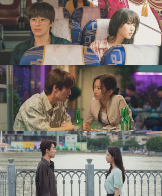 데뷔 첫 상업영화에 도전한 문가영(위쪽 사진의 오른쪽)은 풋풋한 청춘부터 사회 초년생의 현실과 꿈을 이룬 커리어우먼까지, 다채로운 얼굴을 꺼내며 자신의 스펙트럼을 성공적으로 확장시켰다. /쇼박스