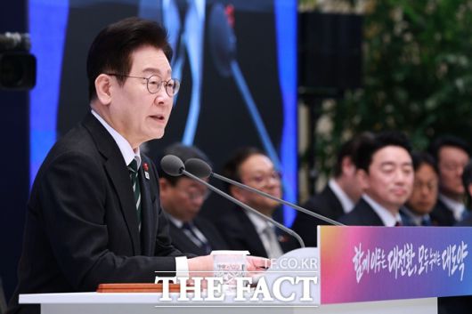 이재명 대통령이 21일 청와대 영빈관에서 열린 2026년 신년 기자회견에서 발언하고 있다. /뉴시스