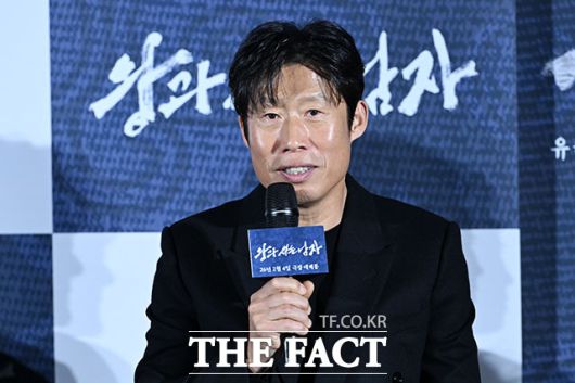 유해진은 단종이 유배 온 광천골의 촌장 엄흥도 역을 맡아 열연을 펼친다. /남용희 기자