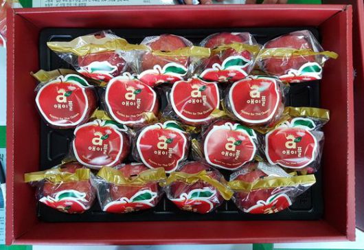 엘리자베스 2세 여왕이 안동에서 맛보고 감탄해 영국으로 직접 주문했다는 안동사과.(사진=안동농협)