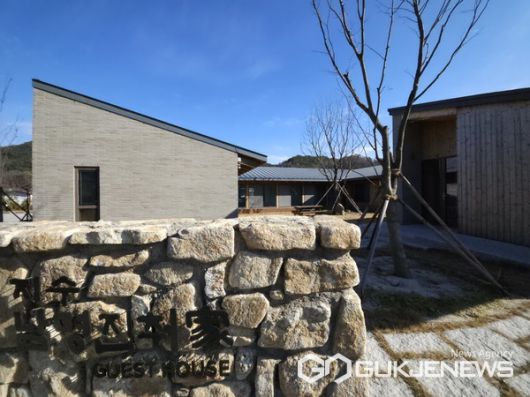 (사진제공=진주시)2023 대한민국목조건축대전에서 최우수상을 받은 남명진취가