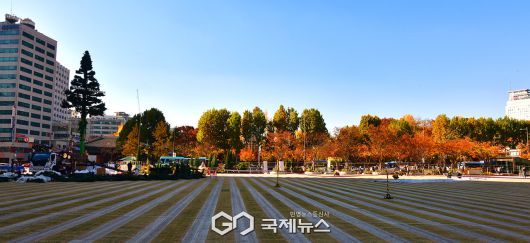 2025 대한민국성탄축제 성탄트리 설치, 해당화와 은방울꽃 장식해 (사진=안희영 기자)