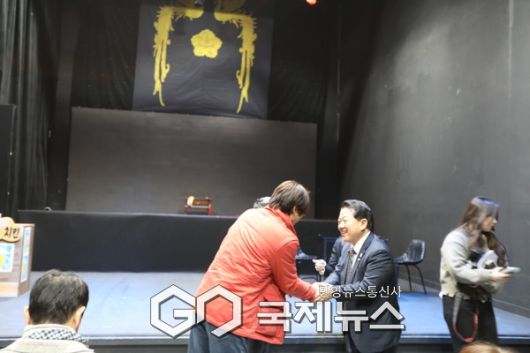 연극 '비상계엄' [사진/ 김서중 기자]