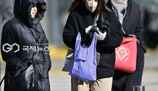 첫눈 내리는 소설 앞두고 한낮 최고기온 4도 기온 보여 (사진=안희영 기자)