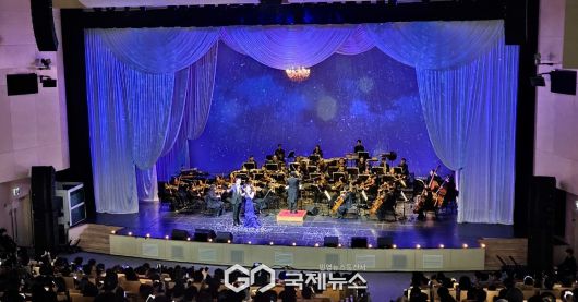 (제공=경북도) 뮤지컬 배우 길병민·소프라노 조현진 공연