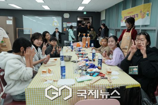 마포청소년문화의집, '산타빌리지' 변신 3층 과자의 집 [사진제공=마포청소년문화의집]