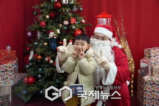마포청소년문화의집, '산타빌리지' 변신 산타 포토존 [사진제공=마포청소년문화의집]