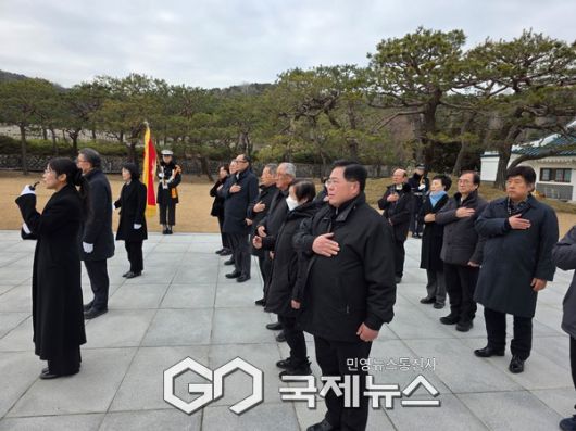 한국경찰유족회, 현충원 참배 [사진/ 김서중 기자]