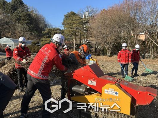 영농부산물 파쇄.(사진제공.국립수목원)