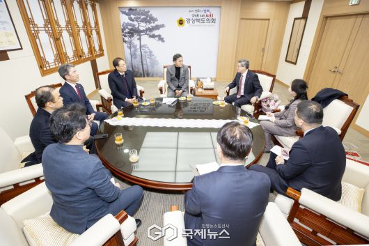 (제공=경북도의회) 진일표 주부산 중국총영사와 교류협력 및 투자유치 협력방안 논의