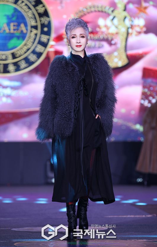 ▲ 글로벌탑모델상 수상자 시니어 모델 박명숙 / ⓒ이대웅 기자