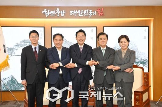 김태흠 지사, 14일 도청서 장동혁 국민의힘 대표 만나 ‘행정통합 정책 협의’/충남도청 제공