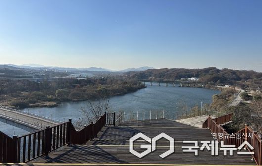 충주건지노을숲 전망시설에서 바라본 풍경