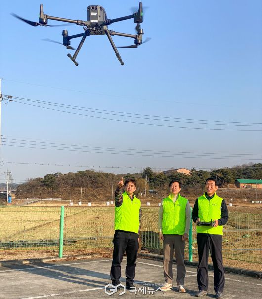 (제공=영천시) 드론 활용한 지적재조사사업 현장
