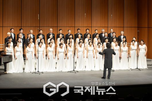 지난해 9월 양천문화회관 대극장에서 열린 양천구립실버합창단 정기 연주회 모습 [사진제공=양천구청]