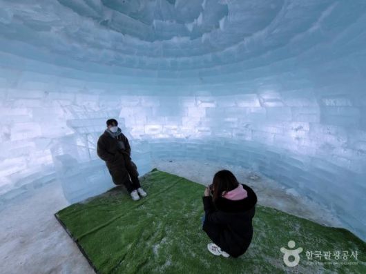 "겨울왕국이 눈앞에" 청양·청송·의정부, 웅장한 빙벽과 얼음 축제 즐기는 법 (사진=한국관광공사)