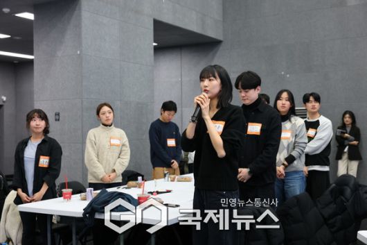 서울 커넥트 스테이지 사전 워크숍에 참여하고 있는 예비 청년예술가들 [사진제공=서울문화재단]