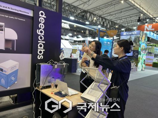 지난해 11월 12일 천안지역 혁신 기업 20개사가 사우디아라비아 리야드에서 열린 세계 스타트업 박람회 BIBAN 2025 세계스타트업 참가해 기술력을 선보이고 있다.(사진/아산시 제공)