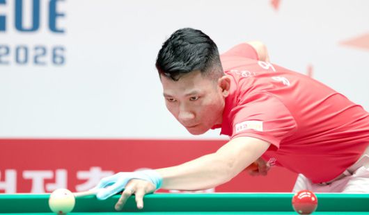 '웰컴저축은행 PBA 팀리그 2025-2026' 파이널 5차전에서 SK렌터카는 팀내에서 가장 컨디션이 좋은 응오딘 나이(베트남)를 3세트에 전격 투입해 승리했다/@PBA