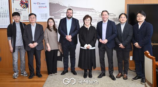 (제공=경북도) 프라운호퍼 IBMT 연구소장 첨단재생의료 관련 경북도 방문