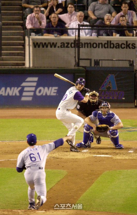 LA 다저스에서 프리에이전트가 된 박찬호는 2001년 12월23일 텍사스 레인저스와 5년 6500만 달러 게약을 맺었다. 강명호 기자