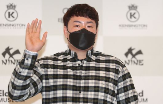 탬파베이 최지만이 5일 오후 서울 여의도 켄싱턴호텔에서 열린 기자간담회에서 포즈를 취하고 있다. 연합뉴스