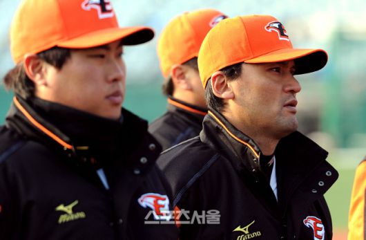 한화 시절 류현진(왼쪽)과 박찬호. 스포츠서울DB