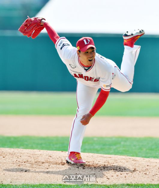 SSG 김광현이 지난 22일 인천SSG랜더스필드에서 열린 LG와 시범경기에 등판해 역투하고 있다. 문학 | 강영조기자kanjo@sportsseoul.com