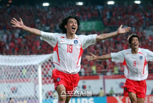 연장 안정환 골든골 당시 세리머니.